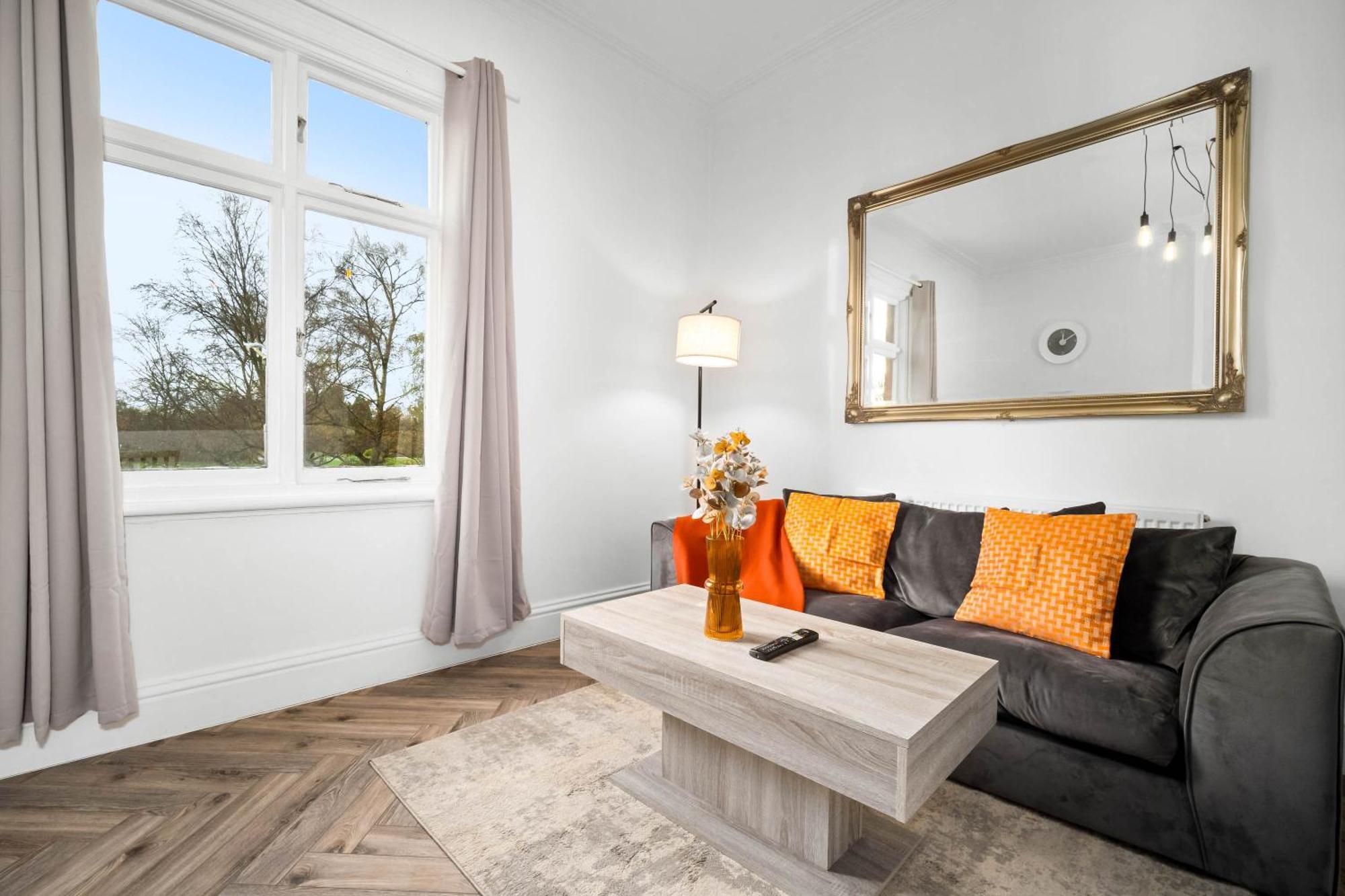 Luxury Apartment - Wolverhampton - Netflix - Smart Tv - Fast Wifi - 7Apc Esterno foto